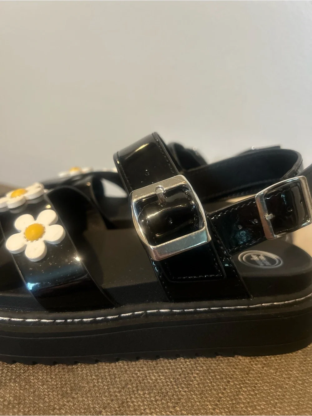 Wonder Nation Kids Black Daisy Accent Sandals